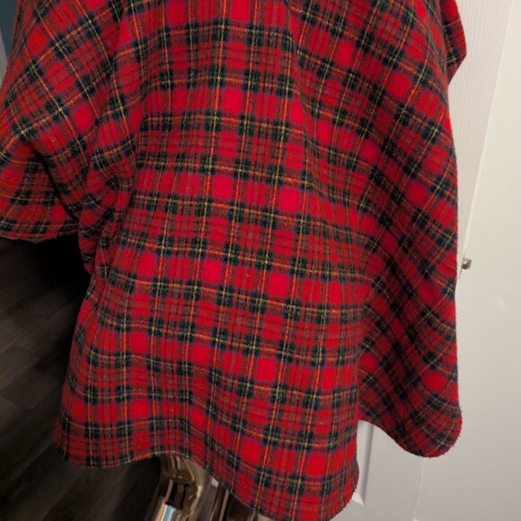 Handmade poncho - Picture 6 of 6